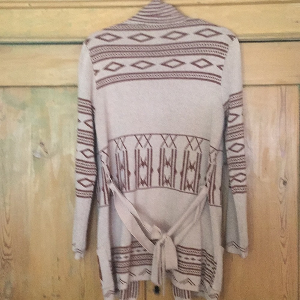 Aztec design Cardigan - Picture 3 of 3